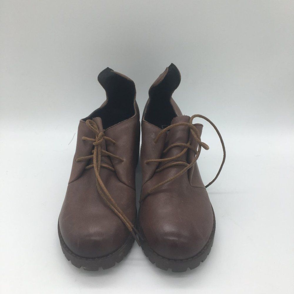 Women's Brown Leather Lace-Up Flats & Loafers